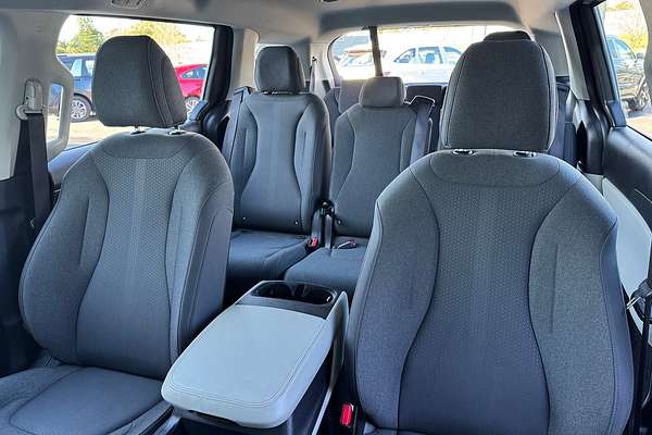 2023 Kia Carnival S KA4