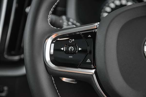 2019 Volvo XC60 T6 R-Design