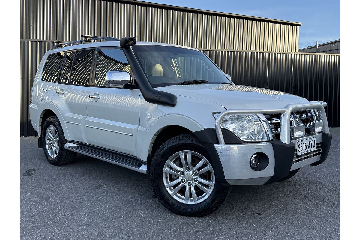 2013 Mitsubishi Pajero Exceed NW