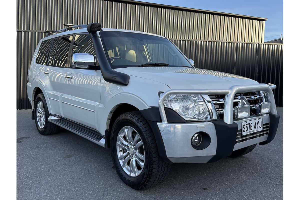 2013 Mitsubishi Pajero Exceed NW