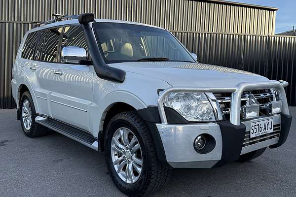 2013 Mitsubishi Pajero Exceed NW