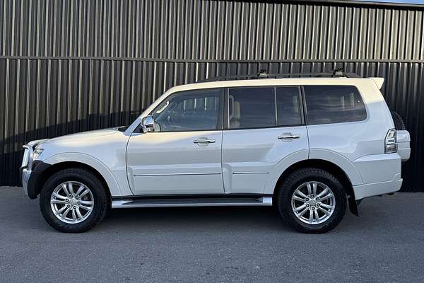 2013 Mitsubishi Pajero Exceed NW