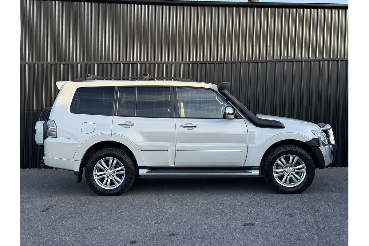 2013 Mitsubishi Pajero Exceed NW