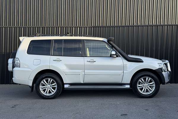 2013 Mitsubishi Pajero Exceed NW