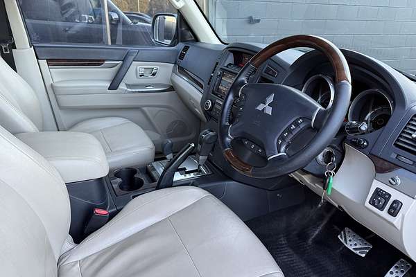 2013 Mitsubishi Pajero Exceed NW