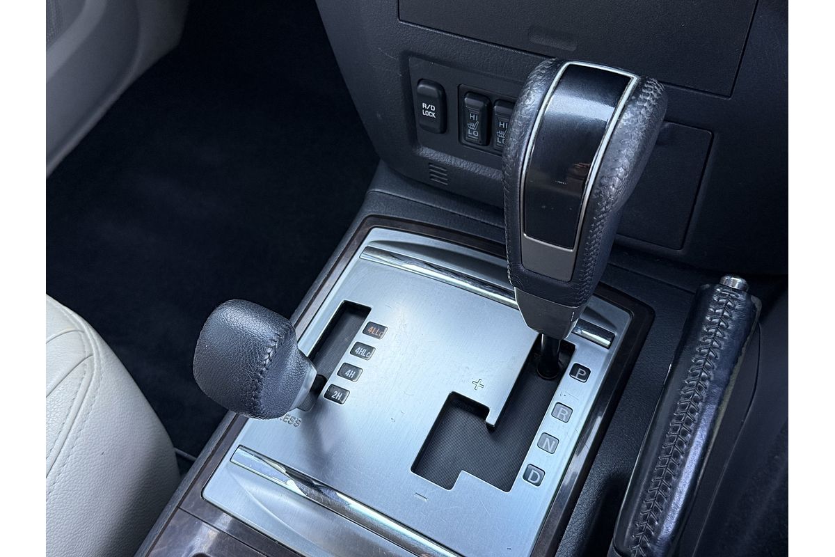 2013 Mitsubishi Pajero Exceed NW