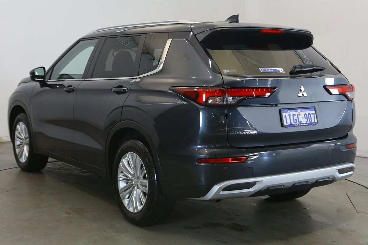2024 Mitsubishi Outlander LS ZM