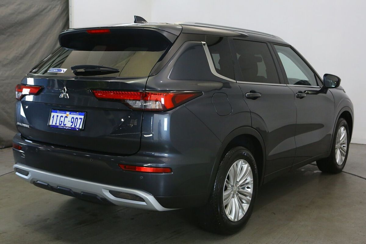 2024 Mitsubishi Outlander LS ZM