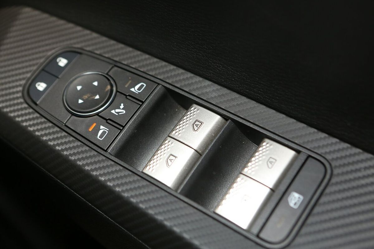 2024 Mitsubishi Outlander LS ZM