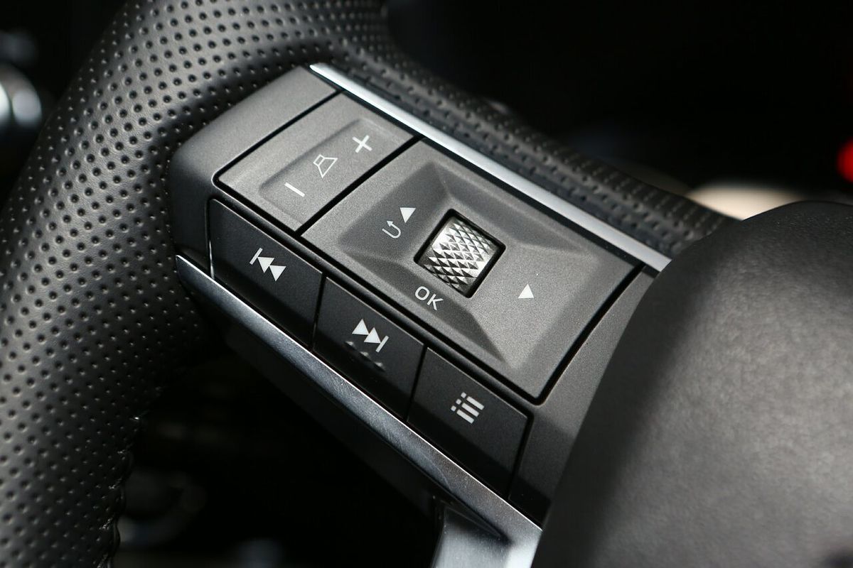 2024 Mitsubishi Outlander LS ZM