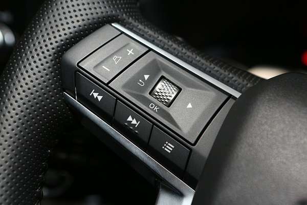 2024 Mitsubishi Outlander LS ZM