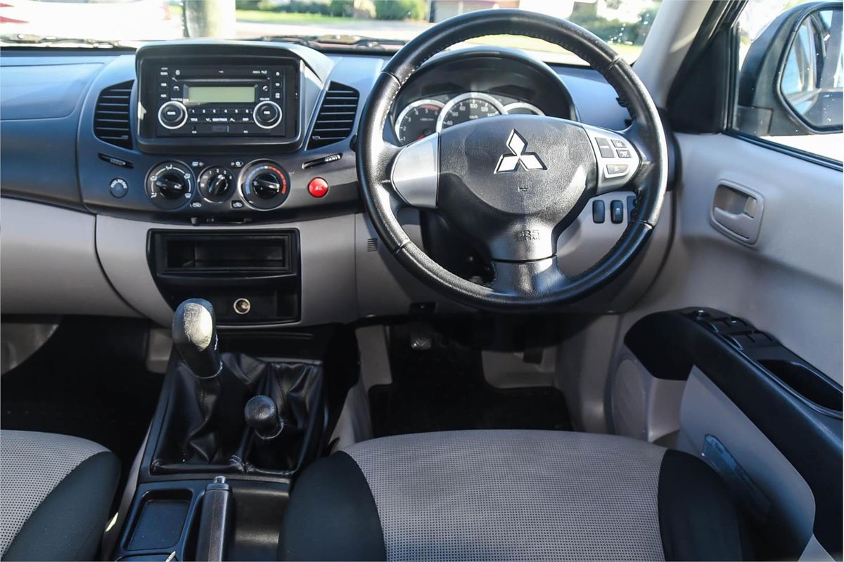 2013 Mitsubishi Triton GLX MN 4X4