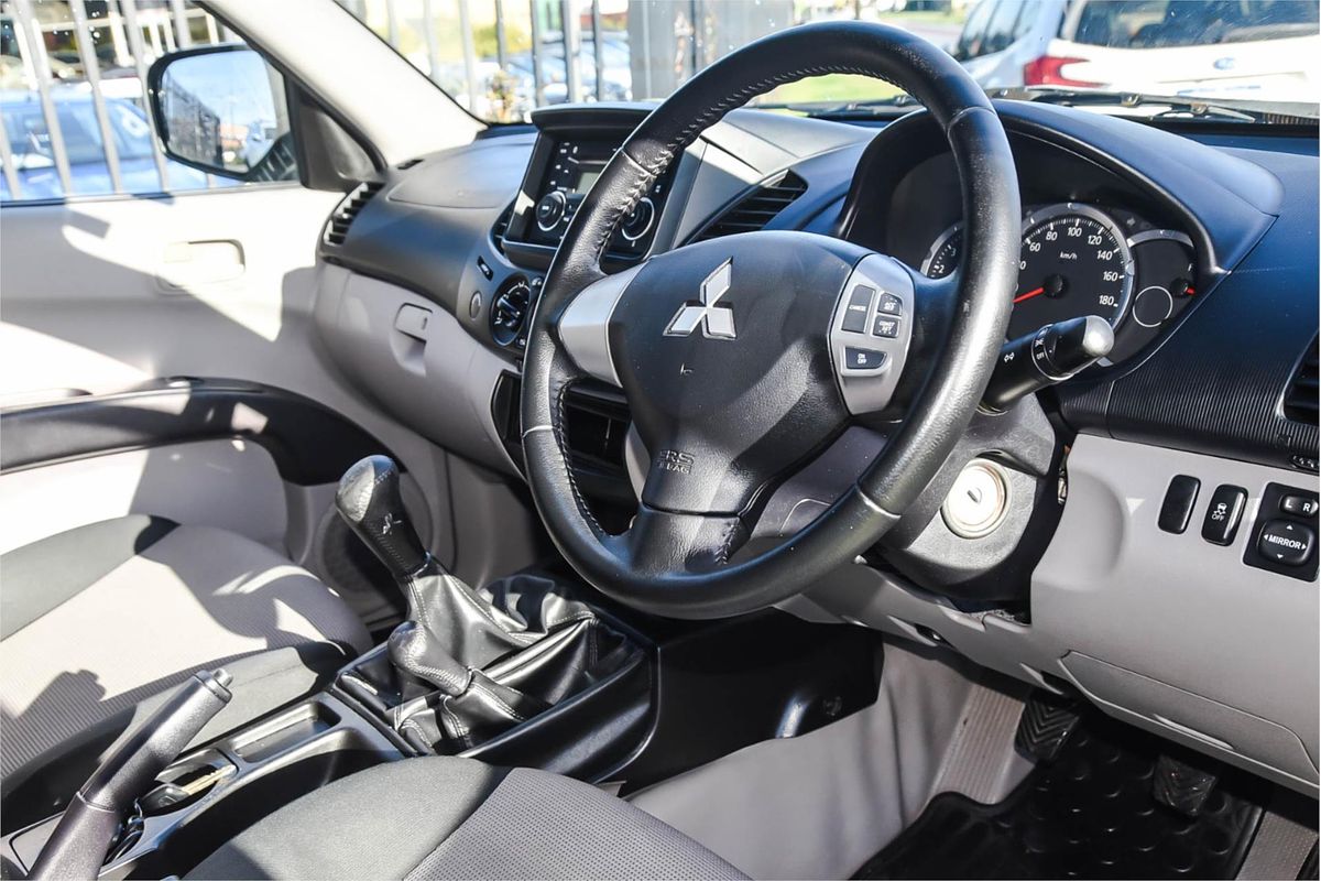2013 Mitsubishi Triton GLX MN 4X4