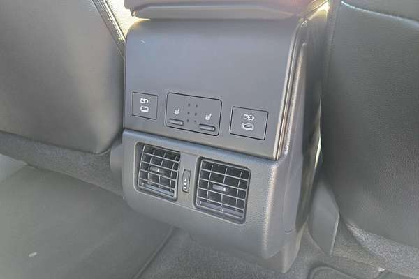 2023 Subaru Solterra AWD Touring E1-1