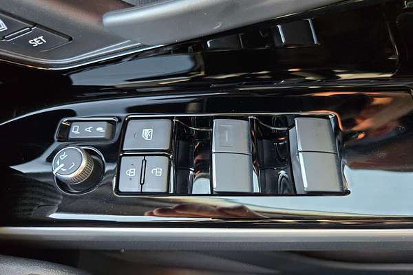2023 Subaru Solterra AWD Touring E1-1