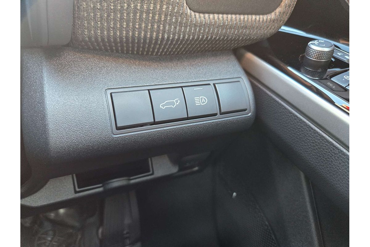 2023 Subaru Solterra AWD Touring E1-1