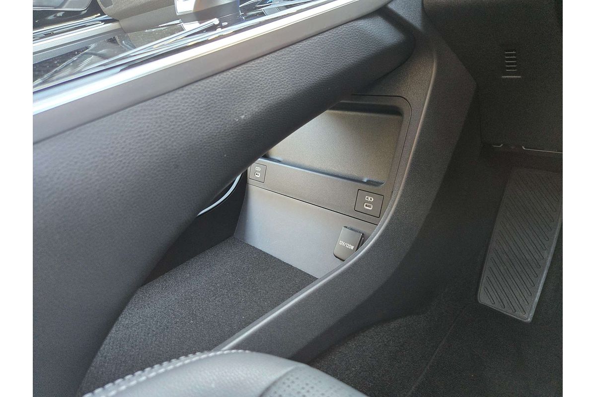 2023 Subaru Solterra AWD Touring E1-1