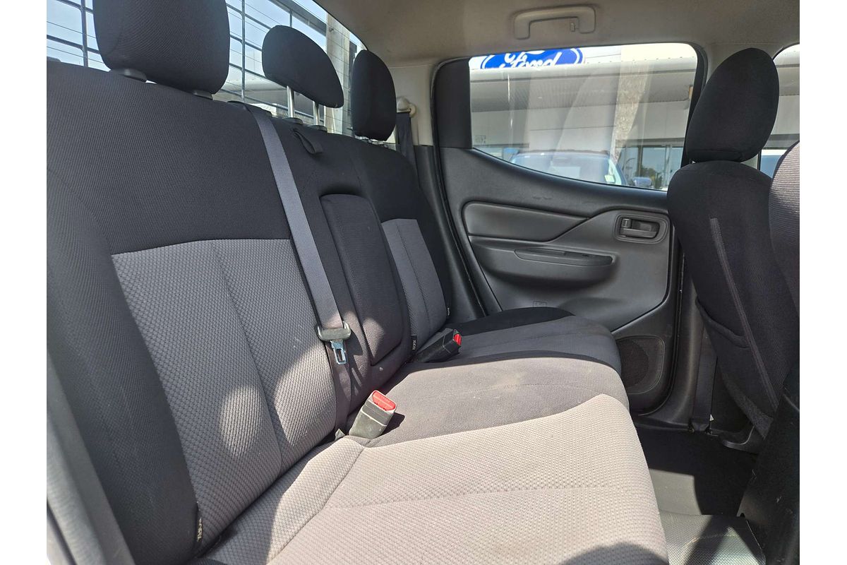 2015 Mitsubishi Triton GLX MQ 4X4