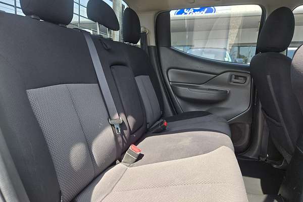 2015 Mitsubishi Triton GLX MQ 4X4