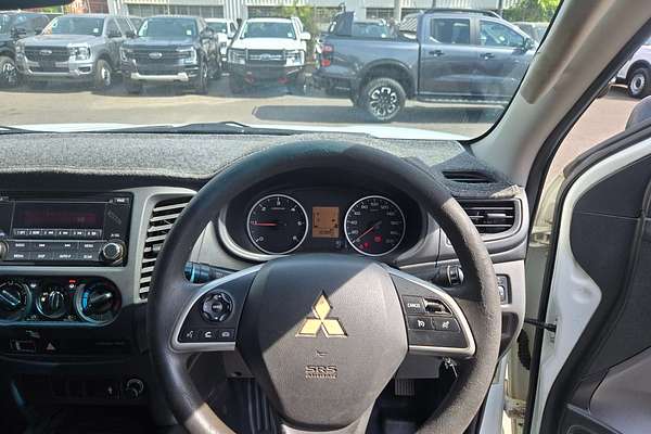 2015 Mitsubishi Triton GLX MQ 4X4