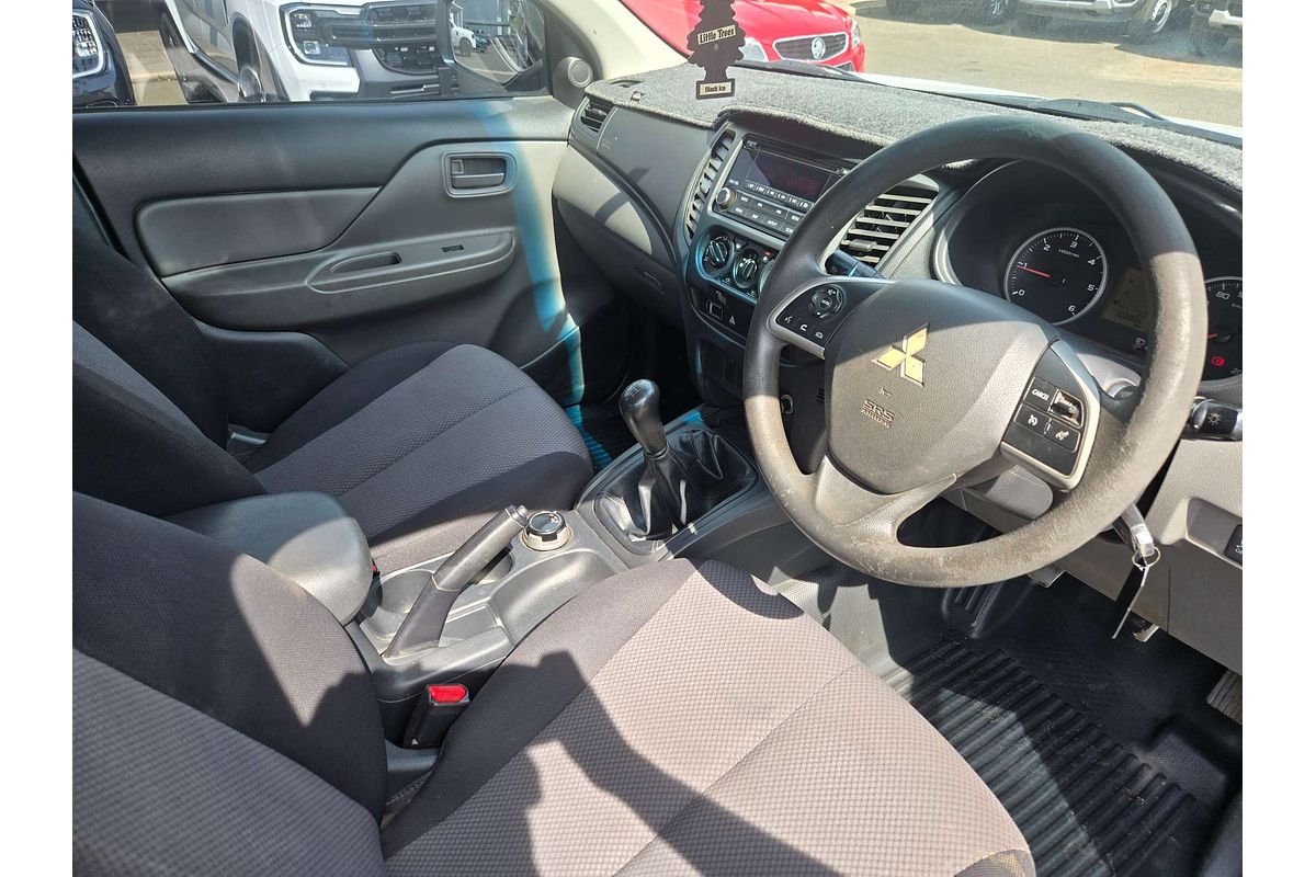 2015 Mitsubishi Triton GLX MQ 4X4