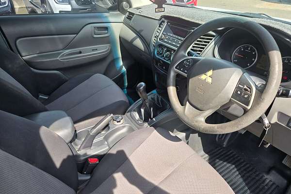 2015 Mitsubishi Triton GLX MQ 4X4
