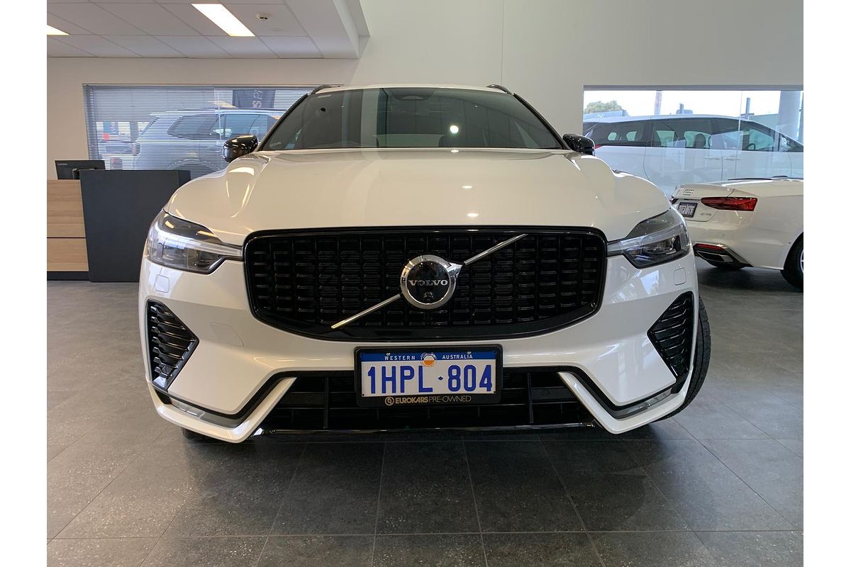 2022 Volvo XC60 B6 R-Design