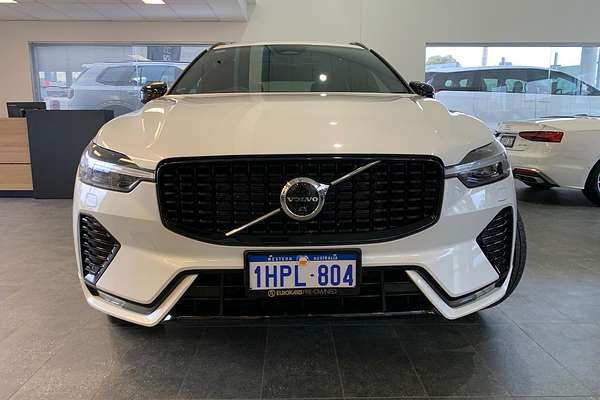 2022 Volvo XC60 B6 R-Design