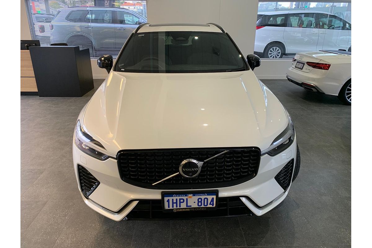 2022 Volvo XC60 B6 R-Design