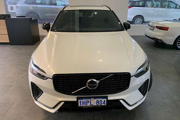 2022 Volvo XC60 B6 R-Design