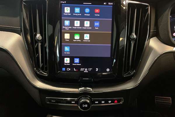 2022 Volvo XC60 B6 R-Design