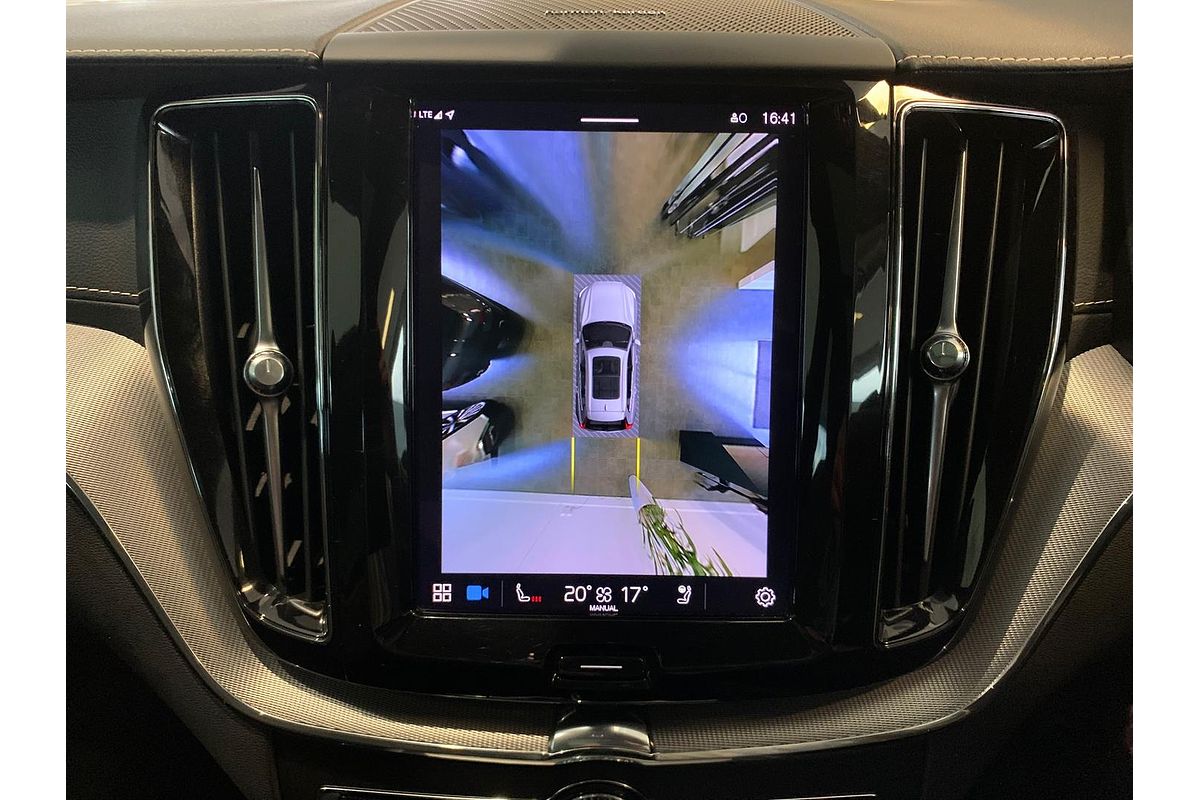 2022 Volvo XC60 B6 R-Design