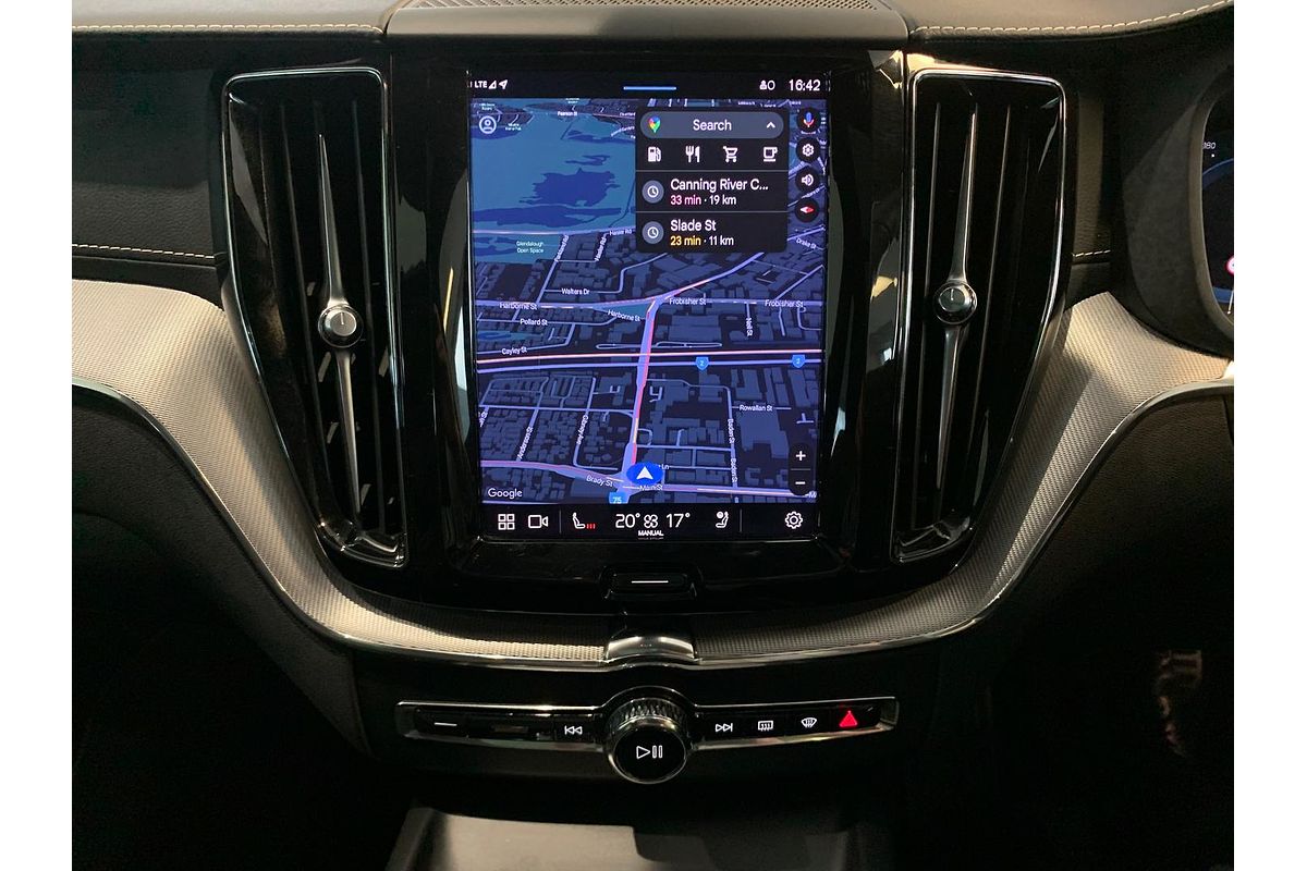 2022 Volvo XC60 B6 R-Design