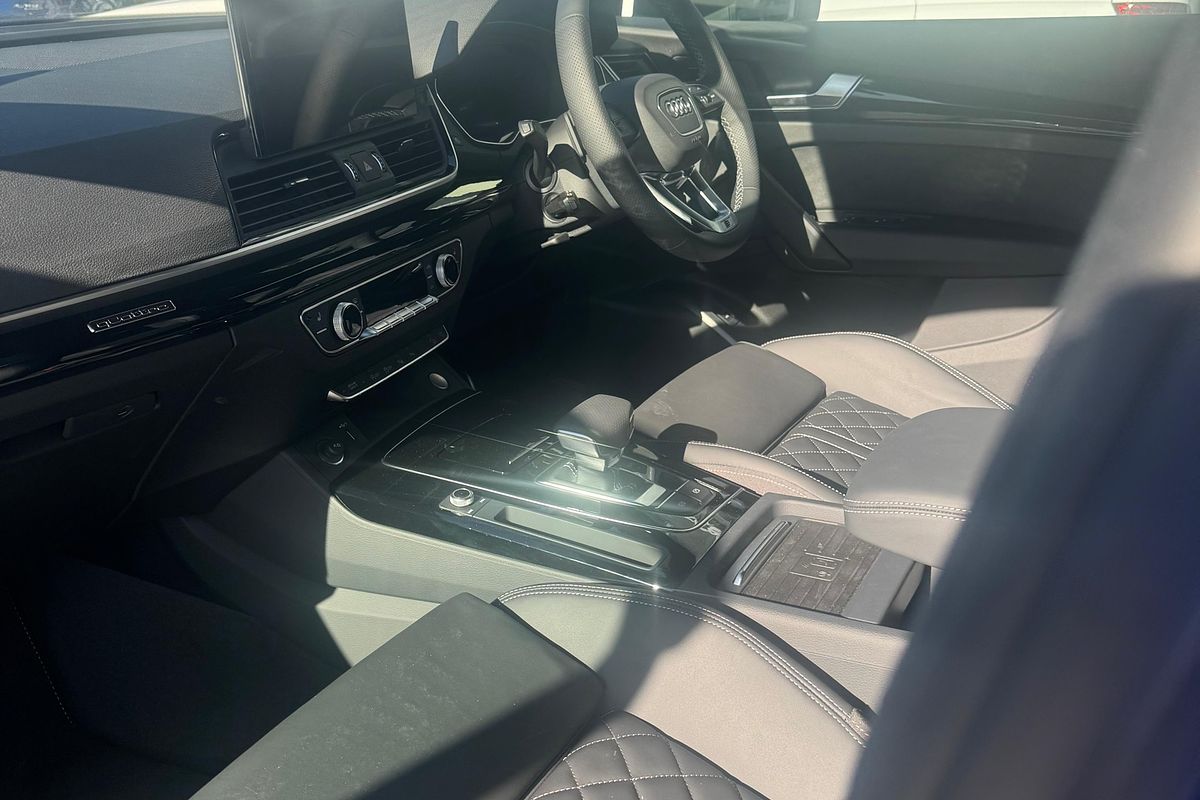 2024 Audi Q5 45 TFSI S line FY