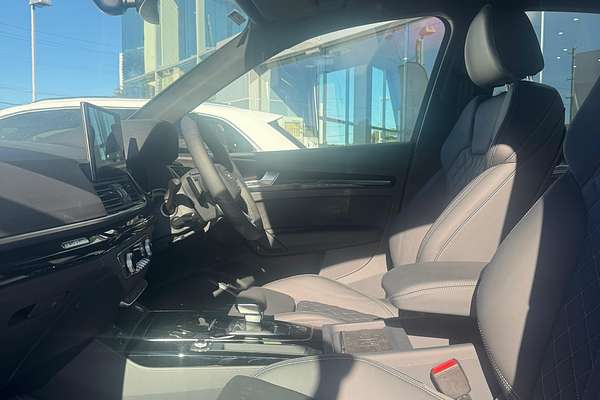 2024 Audi Q5 45 TFSI S line FY