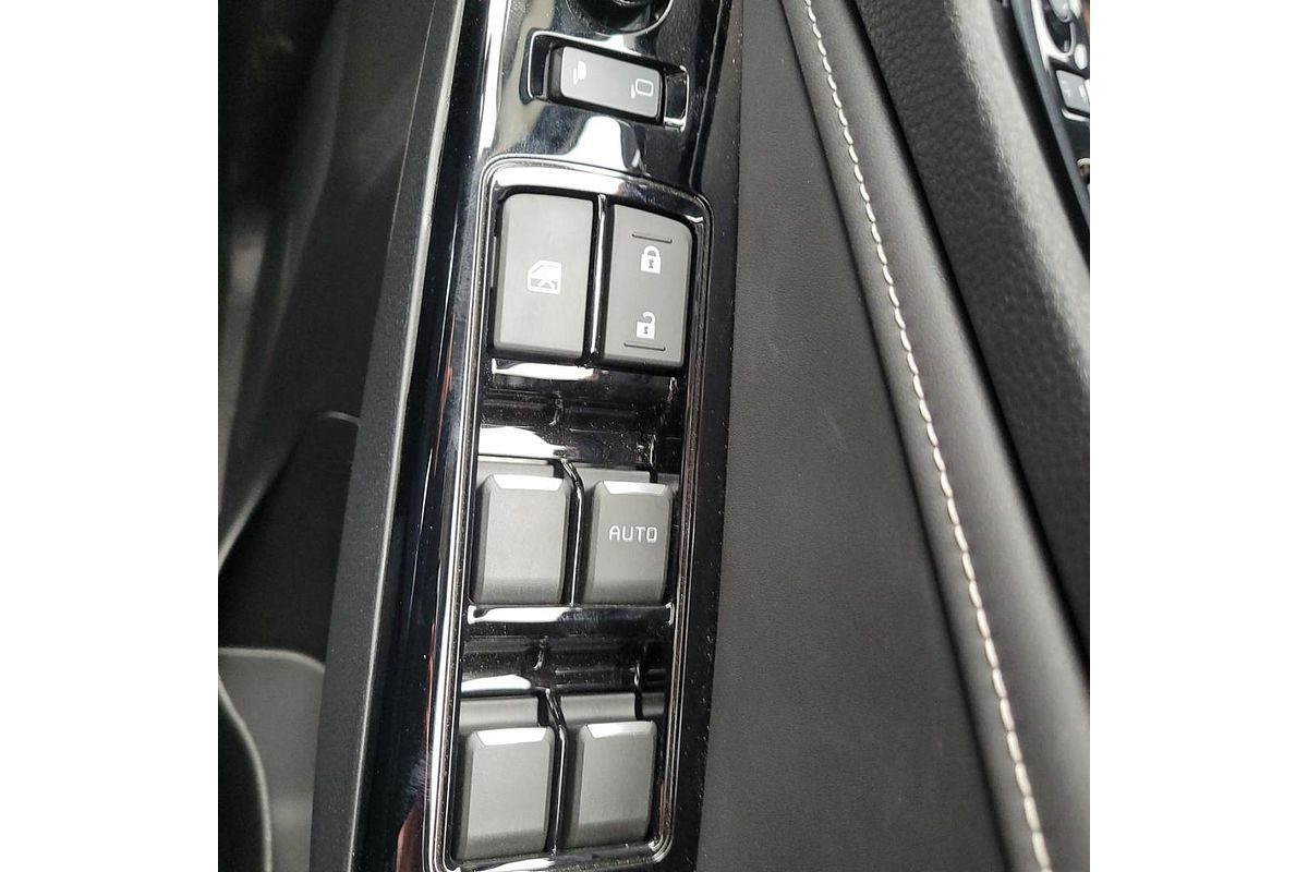 2023 Isuzu MU-X LS-T