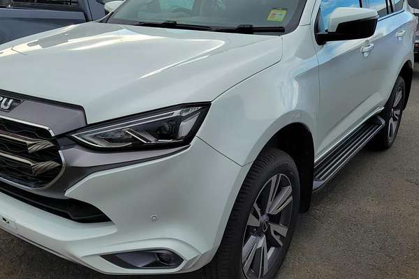 2023 Isuzu MU-X LS-T