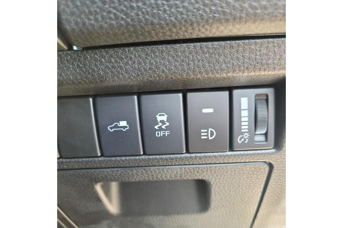 2024 Isuzu D-MAX BLADE 4X4