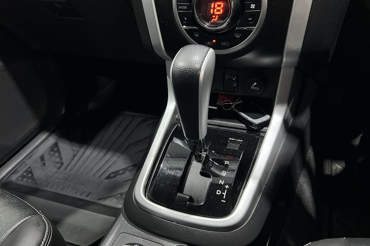 2021 Isuzu MU-X LS-T
