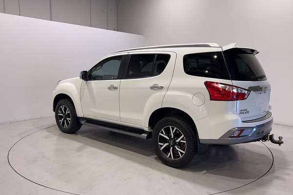 2021 Isuzu MU-X LS-T