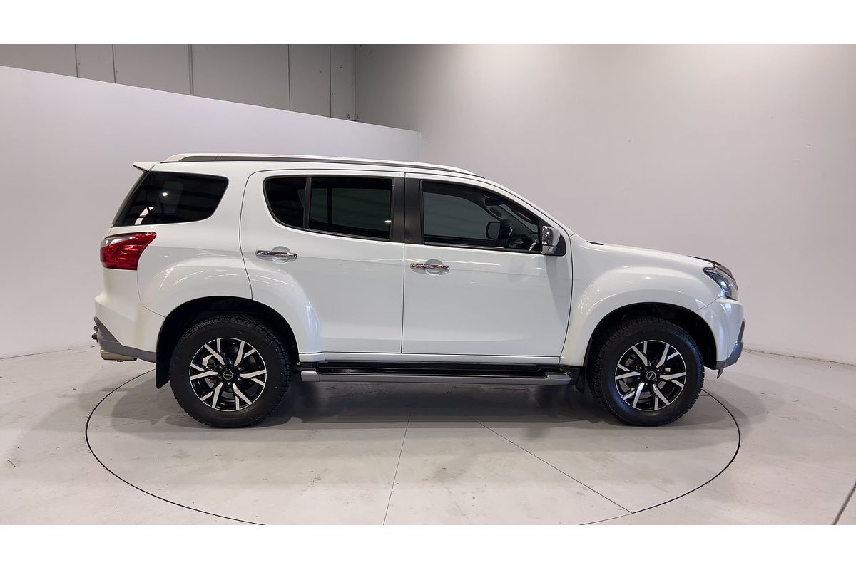 2021 Isuzu MU-X LS-T