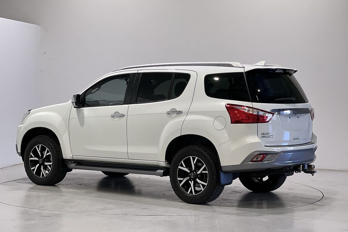 2021 Isuzu MU-X LS-T