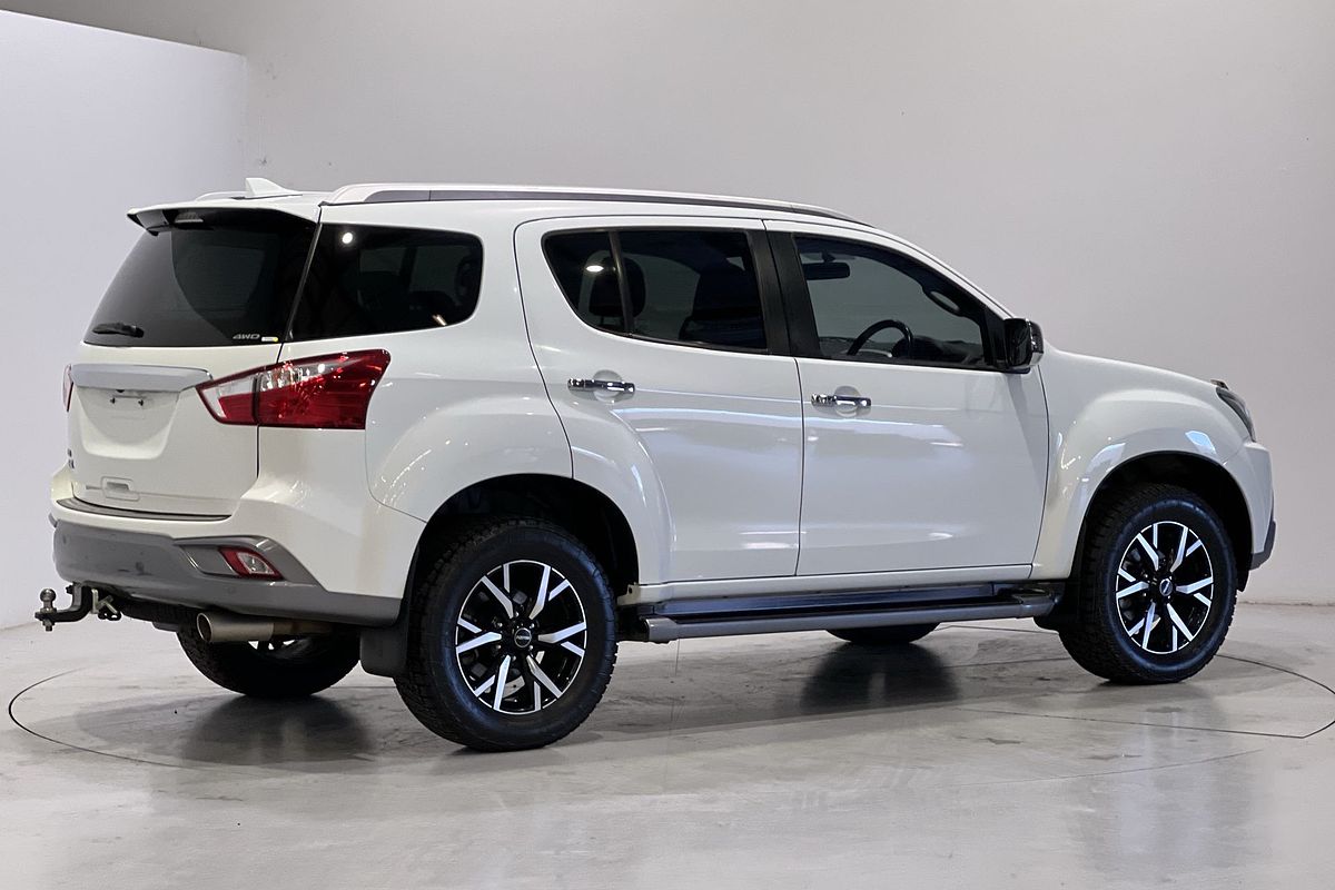 2021 Isuzu MU-X LS-T