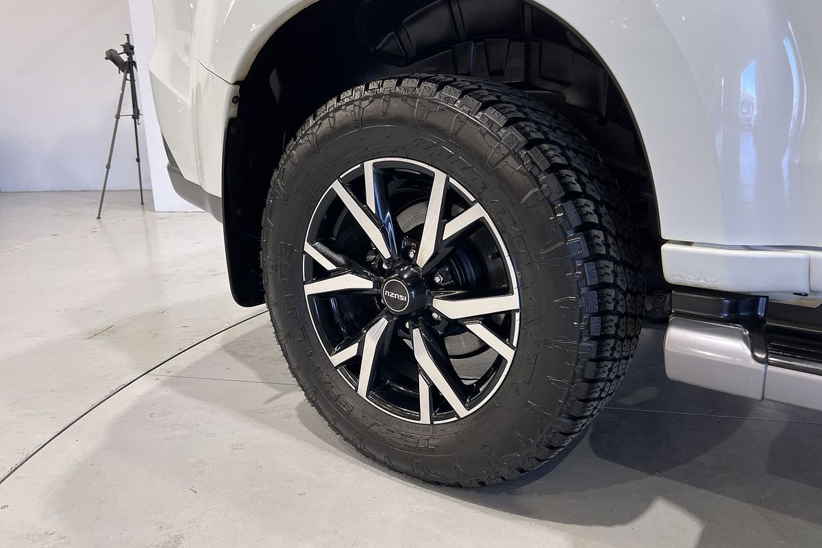 2021 Isuzu MU-X LS-T