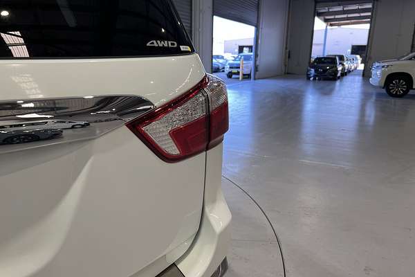 2021 Isuzu MU-X LS-T