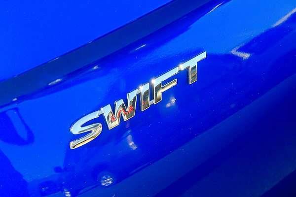 2025 Suzuki Swift Hybrid UZ