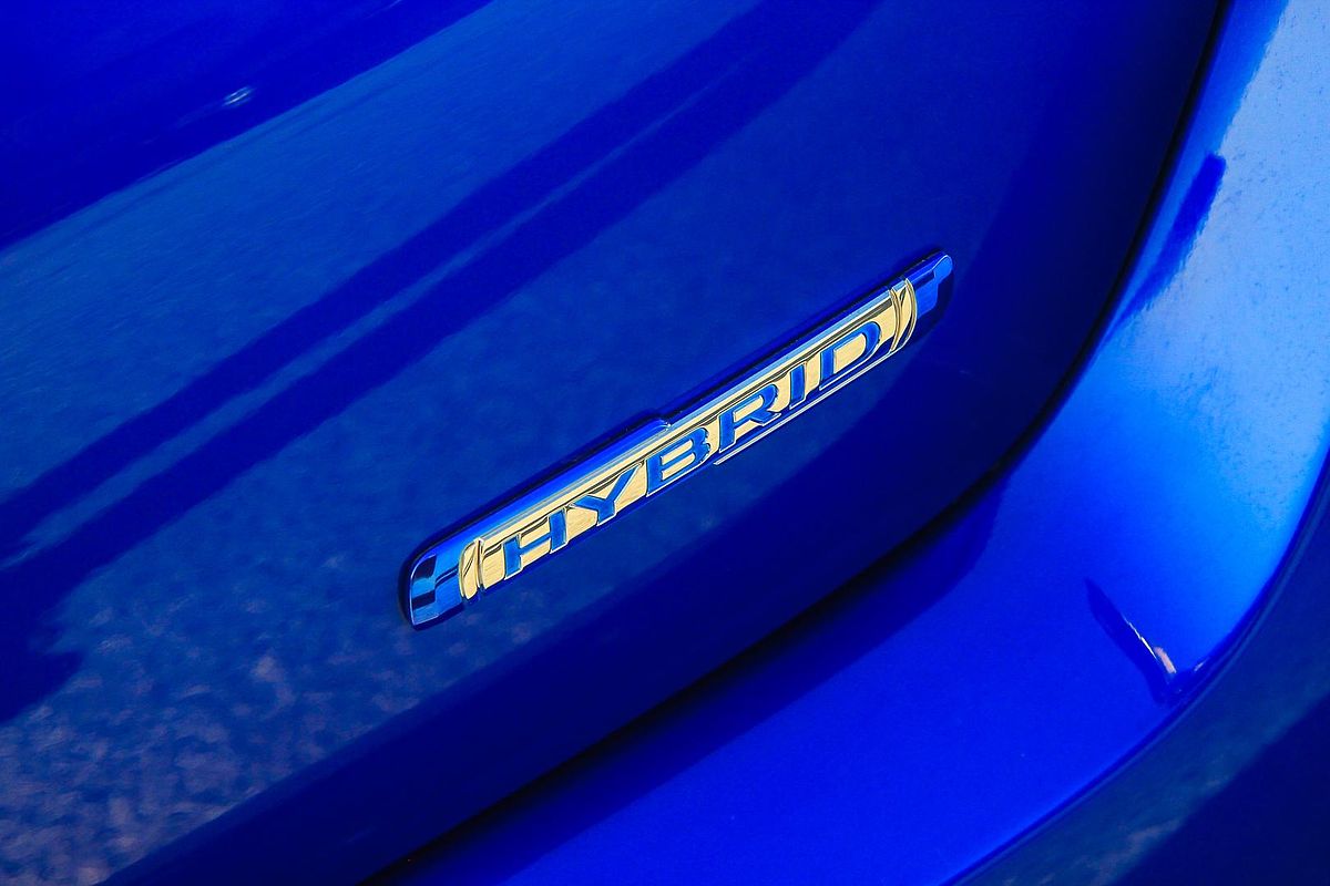 2025 Suzuki Swift Hybrid UZ