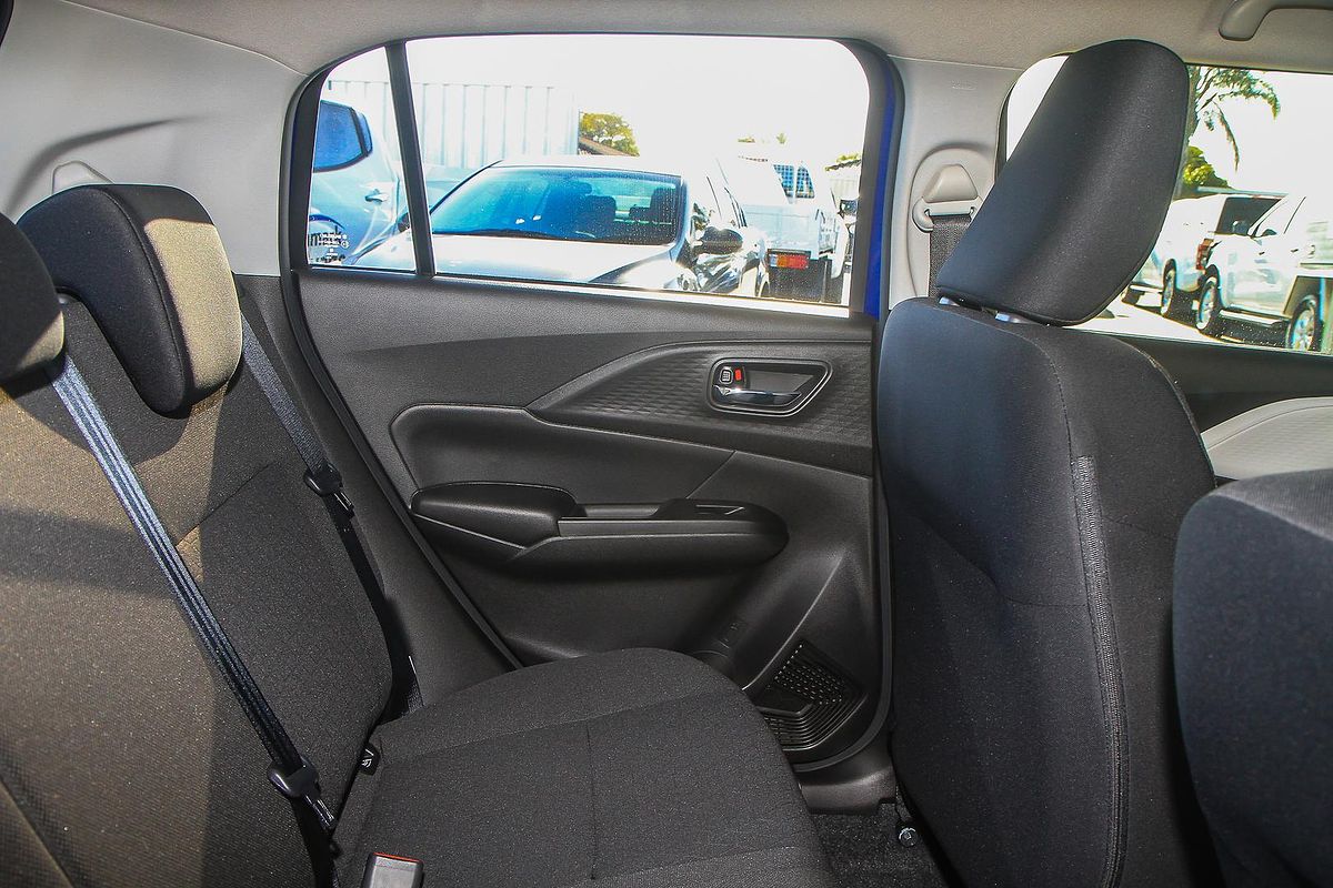 2025 Suzuki Swift Hybrid UZ