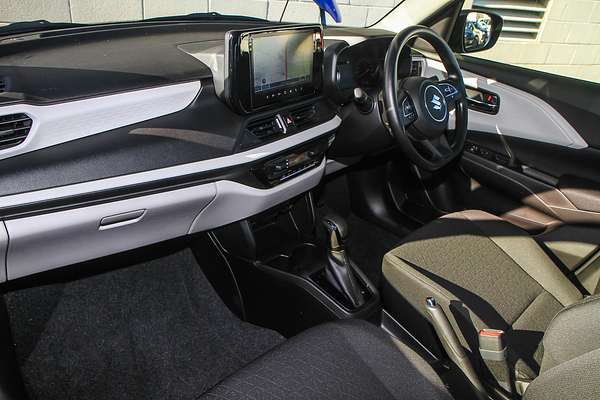2025 Suzuki Swift Hybrid UZ