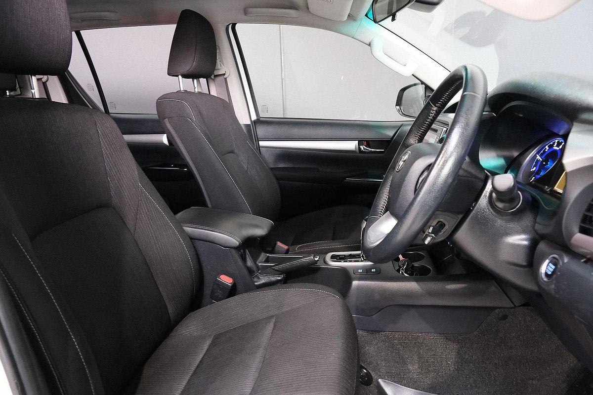 2020 Toyota Hilux SR5 GUN126R 4X4